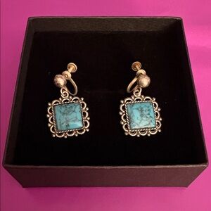 Vintage SANCREST Turquoise Screw back earrings